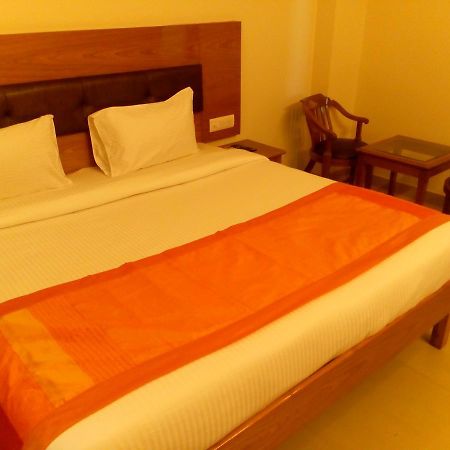 Red Carpet Hotels Noida Extérieur photo