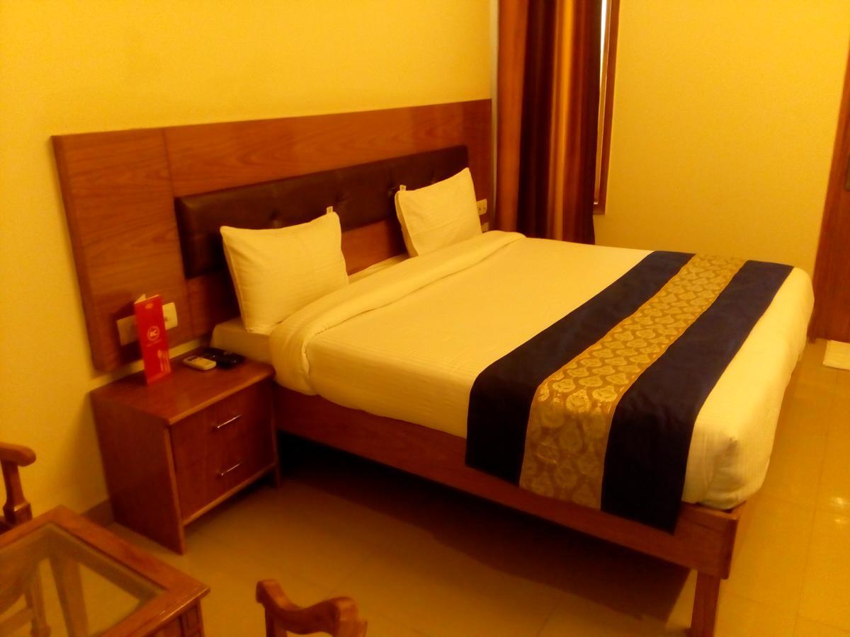 Red Carpet Hotels Noida Extérieur photo