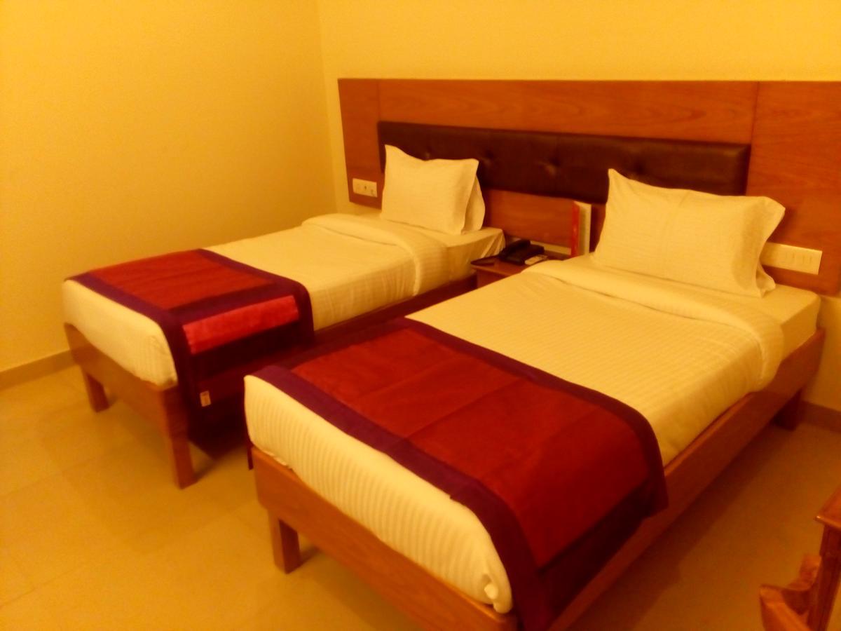 Red Carpet Hotels Noida Extérieur photo