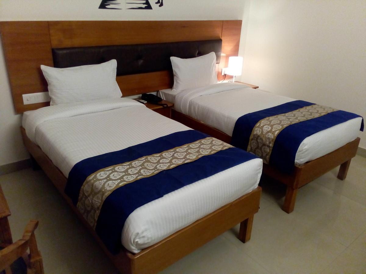 Red Carpet Hotels Noida Extérieur photo
