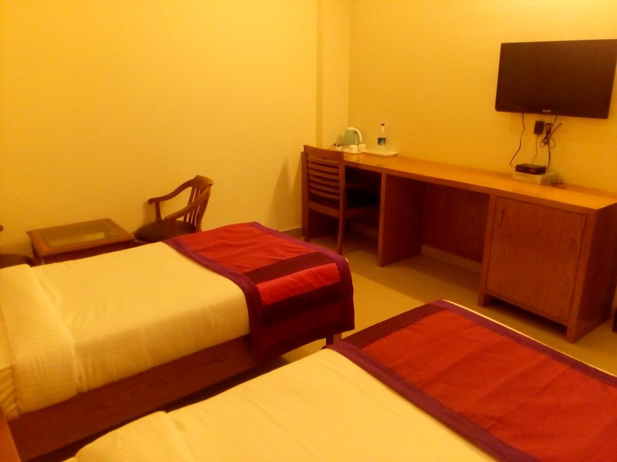 Red Carpet Hotels Noida Extérieur photo