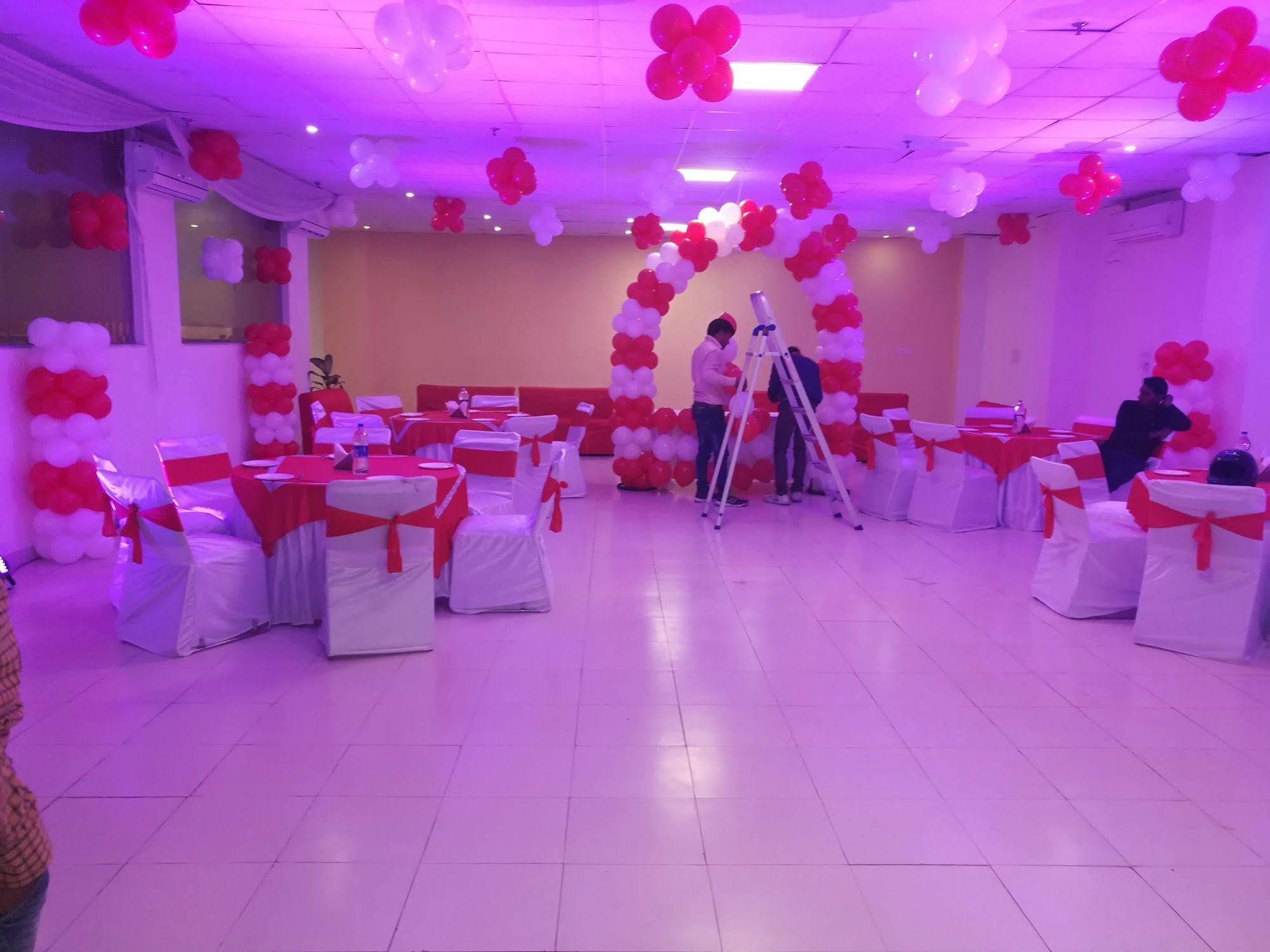 Red Carpet Hotels Noida Extérieur photo