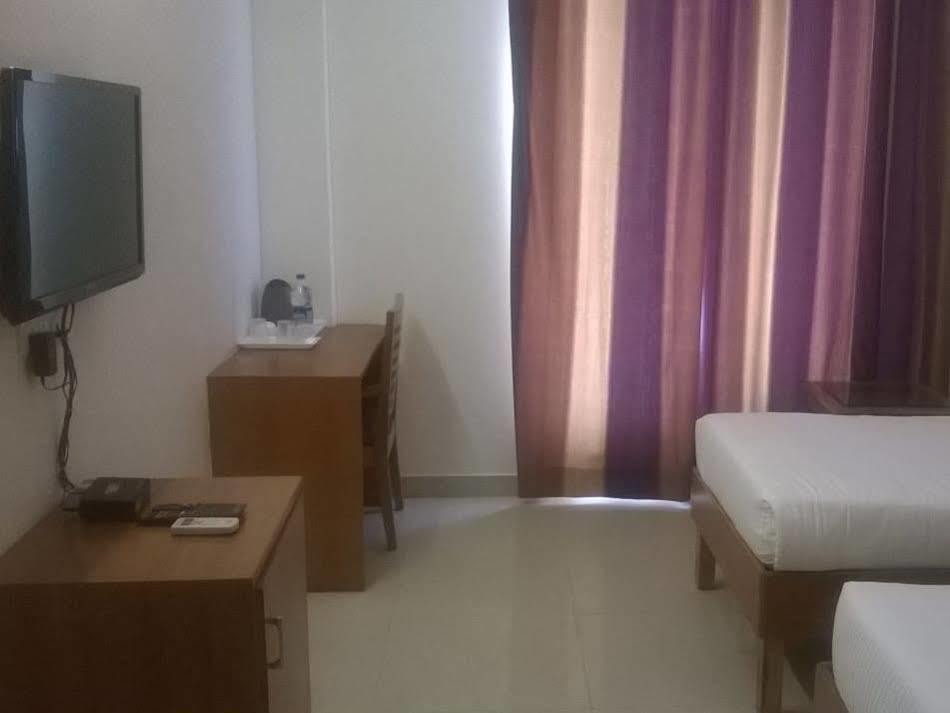 Red Carpet Hotels Noida Extérieur photo